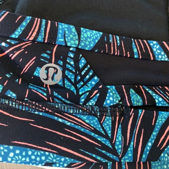 Lululemon - Picture 4 of 7